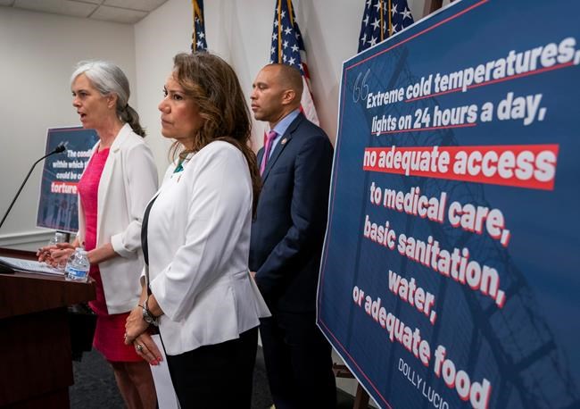 Border official resigns amid uproar over migrant children | iNFOnews.ca