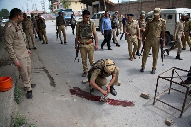 Suspected rebels kill 3 policemen in Indian Kashmir | iNFOnews.ca