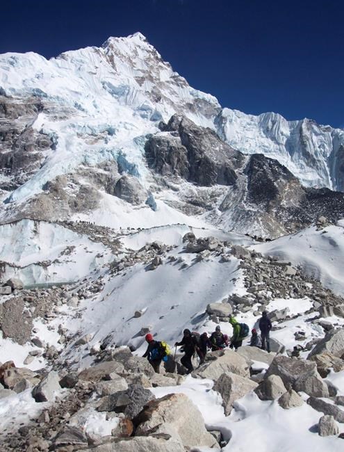 Police hold South African for trying Everest without permit | iNFOnews.ca Police hold South African for trying Everest without permit | iNFOnews.ca