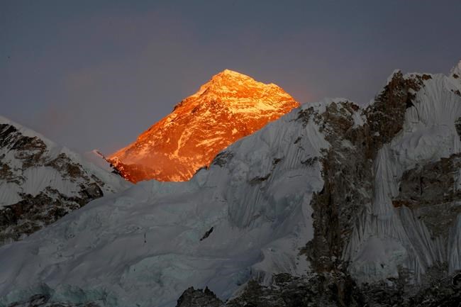 Climbers nearing Everest summit after 2 years of disasters | iNFOnews.ca Climbers nearing Everest summit after 2 years of disasters | iNFOnews.ca