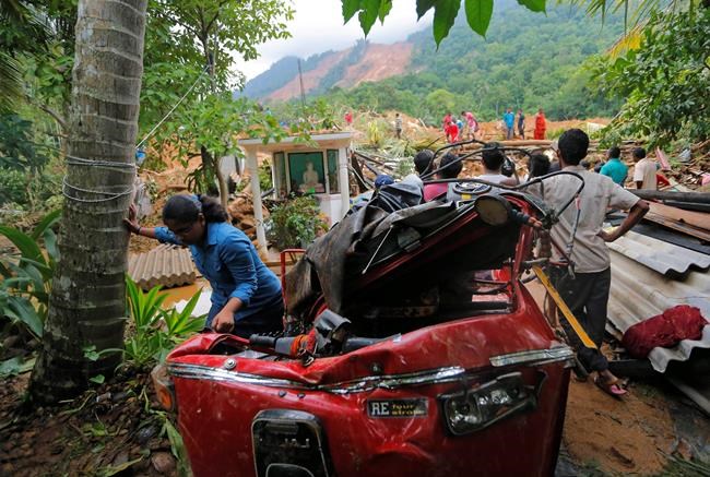 Boats deliver aid, pick up sick in flooded Sri Lanka capital | iNFOnews.ca Boats deliver aid, pick up sick in flooded Sri Lanka capital | iNFOnews.ca