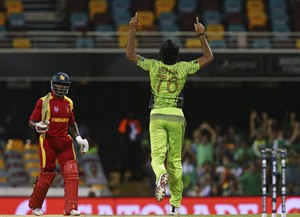 England loses badly again in Wellington at World Cup; Pakistan wins 1st match, beats Zimbabwe | iNFOnews.ca CP32076470