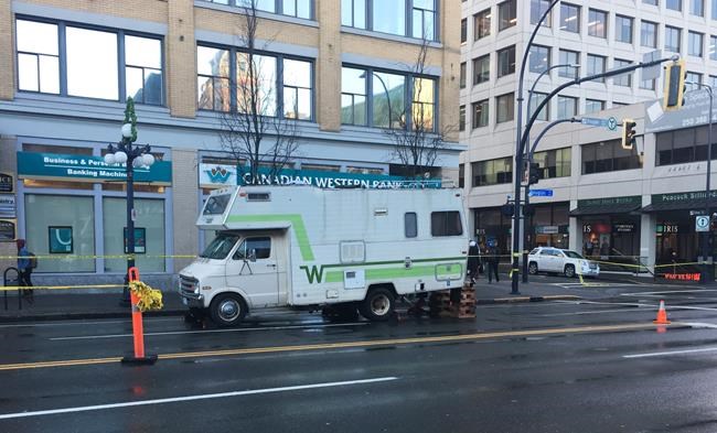 Man suffers life-threatening injuries after being hit by motorhome in Victoria | iNFOnews.ca Man suffers life-threatening injuries after being hit by motorhome in Victoria | iNFOnews.ca