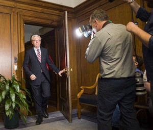 Manitoba premier could face leadership review; ministers weigh in on future | iNFOnews.ca CP30483641