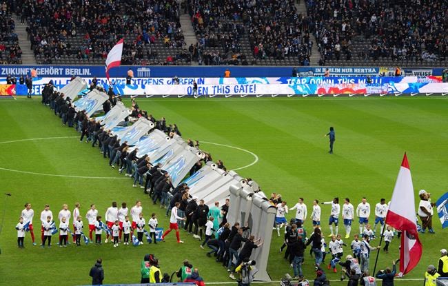 Soccer fans tear down 'Berlin Wall' at Hertha-Leipzig game | iNFOnews.ca
