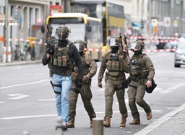 Police: no confirmation shots fired after alert in Berlin | iNFOnews.ca