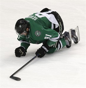 Stars scoring leader Tyler Seguin out 3-6 weeks with knee injury on hit that angers team | iNFOnews.ca