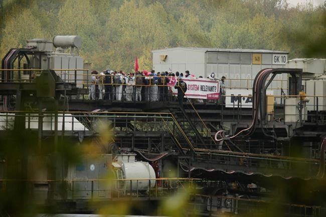 Hundreds of anti-coal protesters break into German mine | iNFOnews.ca Hundreds of anti-coal protesters break into German mine | iNFOnews.ca