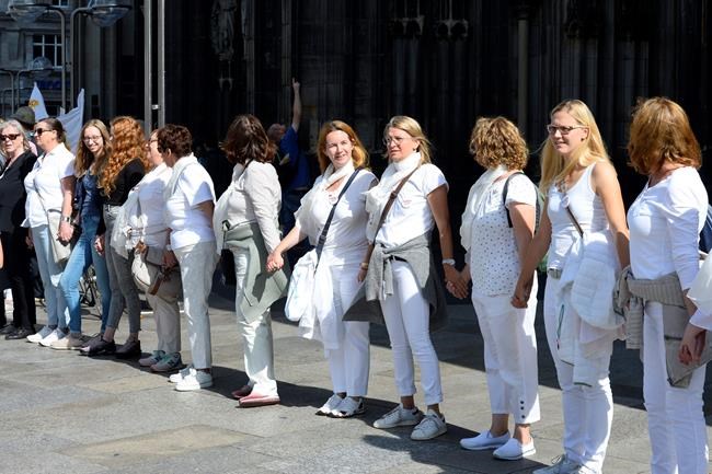 Human chain rings German cathedral to demand gender equality | iNFOnews.ca