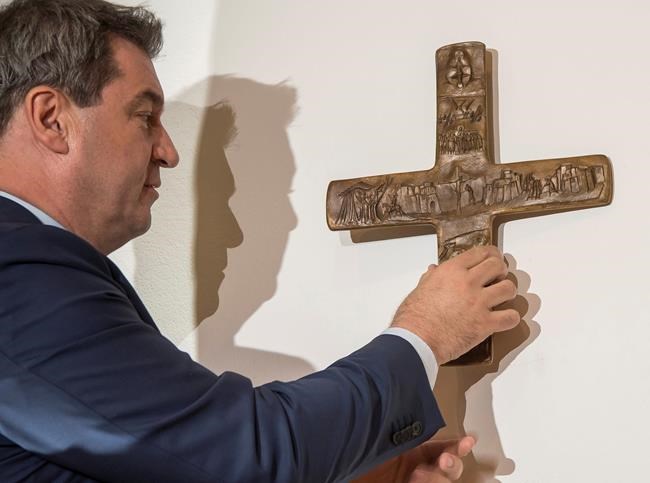 German state orders crosses mounted at government buildings | iNFOnews.ca