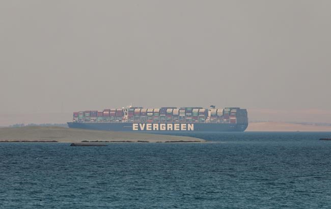 Experts examine bottom of big ship that was stuck in Suez | iNFOnews.ca