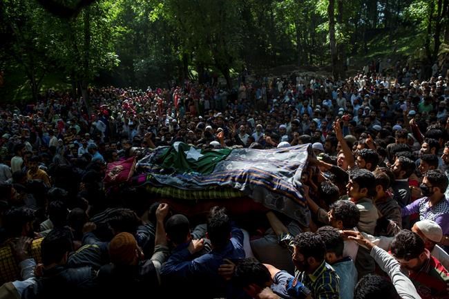 India imposes security lockdown in Kashmir to stop protests | iNFOnews.ca