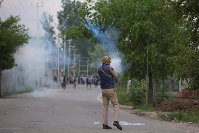 7 combatants, 2 civilians killed in Kashmir fighting | iNFOnews.ca 7 combatants, 2 civilians killed in Kashmir fighting | iNFOnews.ca