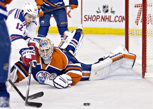 Lundqvist picks up fifth shutout of season as Rangers blank Oilers 2-0 | iNFOnews.ca CP31118313