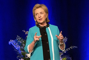 Hillary Clinton tells Edmonton audience North America can lead on clean energy | iNFOnews.ca CP28813549