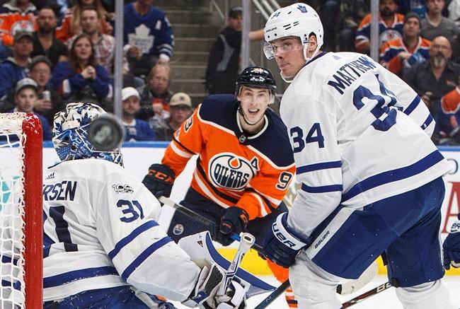Nylander has three points, Oilers score on themselves late to give Maple Leafs win | iNFOnews.ca