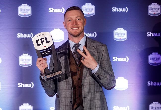 Stampeders quarterback Mitchell captures second CFL outstanding player award | iNFOnews.ca