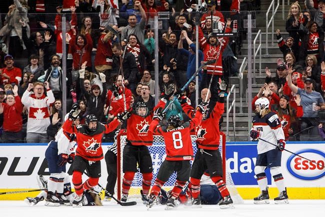 Hometown heroine Szabados backstops Canada's women to 2-1 OT win over U.S. | iNFOnews.ca Hometown heroine Szabados backstops Canada's women to 2-1 OT win over U.S. | iNFOnews.ca