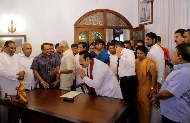 Sri Lanka's disputed prime minister resigns to end impasse | iNFOnews.ca Sri Lanka's disputed prime minister resigns to end impasse | iNFOnews.ca