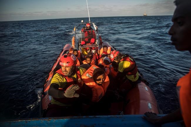 Spain: Dozens of children among 329 migrants rescued at sea | iNFOnews.ca CP1125991331