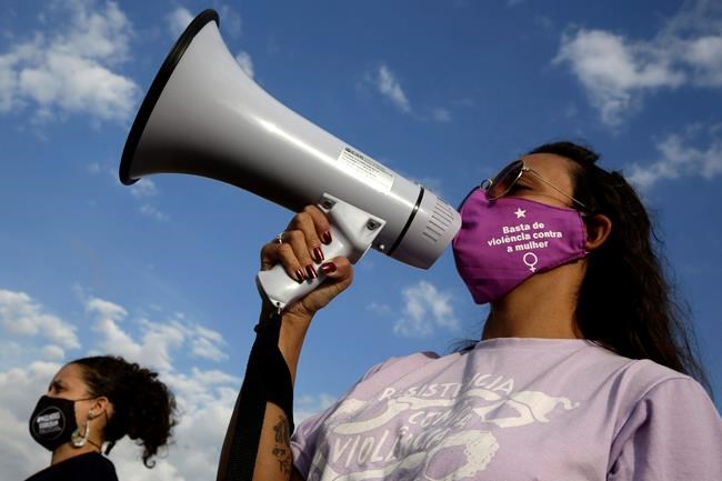 Bolsonaro waters down law requiring face masks in Brazil | iNFOnews.ca