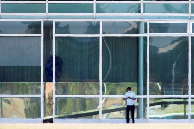 Bolsonaro now 'poster boy' for dubious COVID-19 treatment | iNFOnews.ca