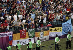 Russia threatened with Euro 2016 points loss for fan attack on Euro 2012 stadium stewards | iNFOnews.ca CP18785480