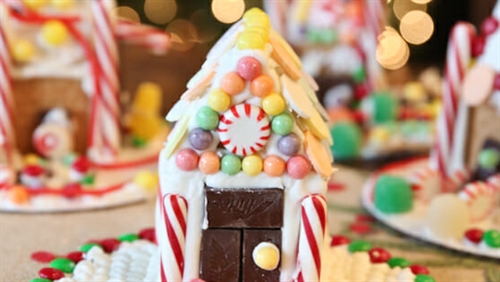 Mini Holiday Candy House Building | iNFOnews.ca Mini Holiday Candy House Building