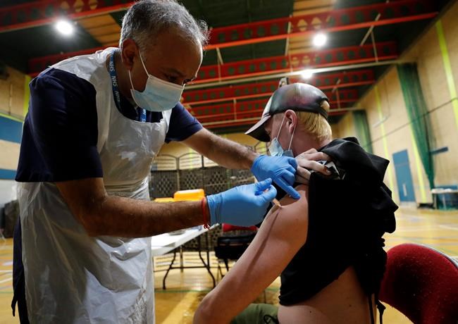 Study finds COVID-19 vaccine may reduce virus transmission | iNFOnews.ca