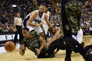 Lowry scores 19 points to lift Toronto Raptors to 104-100 win over Magic | iNFOnews.ca CP30665474