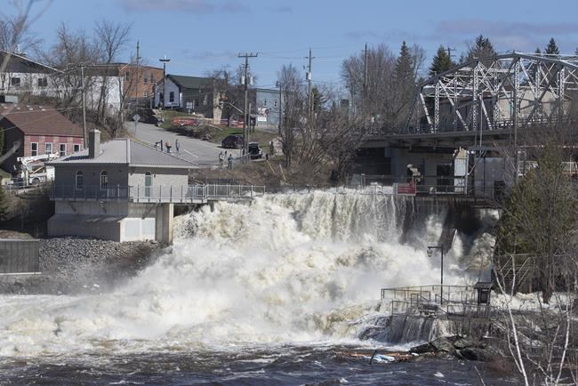 Central Ontario cottage country deals with more rain as flooding persists | iNFOnews.ca