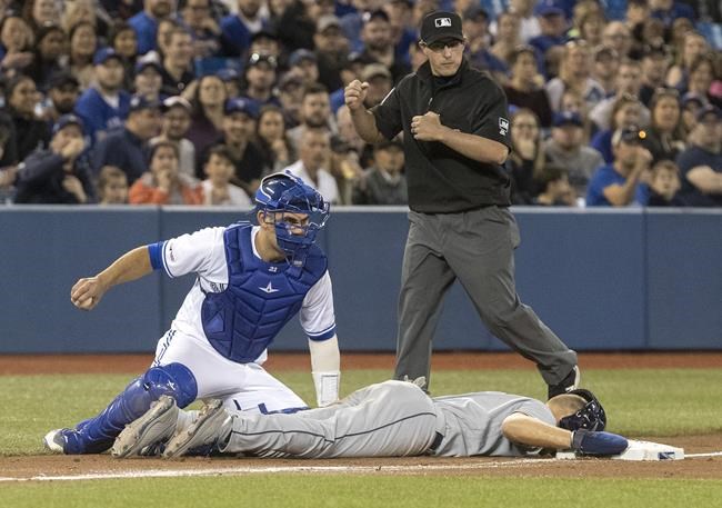 Gurriel, Hernandez drive in late runs as Jays beat Rays in Buchholz's debut | iNFOnews.ca
