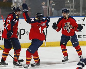 Hayes nets winning goal, Panthers top Senators 3-2 | iNFOnews.ca CP30905433