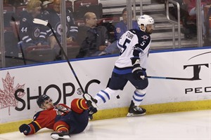 Aleksander Barkov scores go-ahead goal for Panthers in 4-2 win over Jets | iNFOnews.ca CP32267475