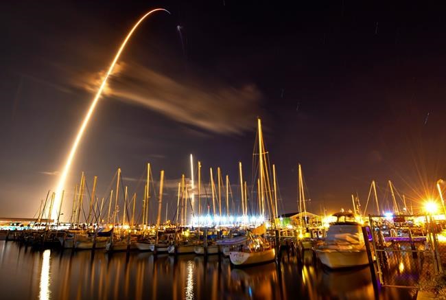 SpaceX launches secret satellite Zuma on 1st flight of year | iNFOnews.ca