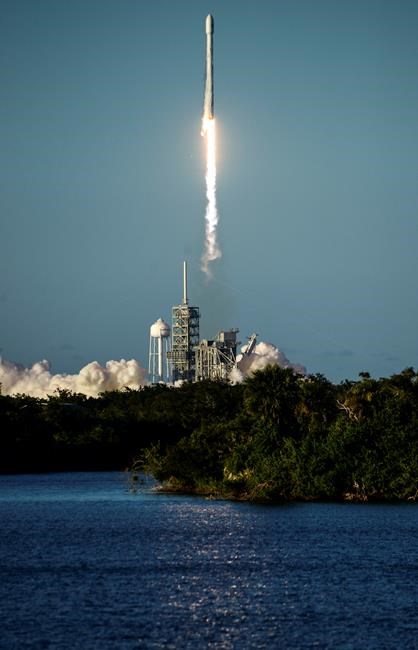 SpaceX launches communication satellite on 3rd try | iNFOnews.ca SpaceX launches communication satellite on 3rd try | iNFOnews.ca