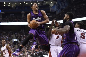 Raptors finally beat the Heat, to end a 16-game losing streak against Miami | iNFOnews.ca CP32282511