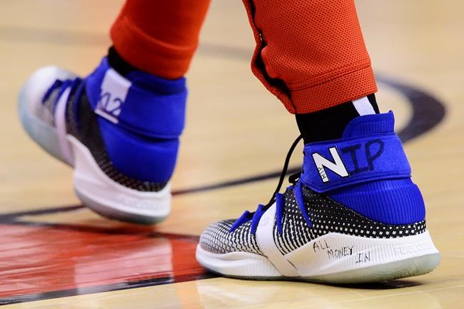 Raptors' Leonard pays tribute to rapper Hussle who was shot Sunday | iNFOnews.ca Raptors' Leonard pays tribute to rapper Hussle who was shot Sunday | iNFOnews.ca