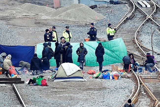 The latest on protests across Canada in support of Wet'suwet'en hereditary chiefs | iNFOnews.ca The latest on protests across Canada in support of Wet'suwet'en hereditary chiefs | iNFOnews.ca