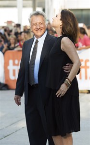 Dustin Hoffman shows off wife's fragrant jewelry at Toronto film festival | iNFOnews.ca