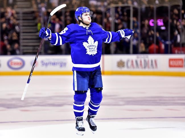 Nylander, Andersen come up big to lead Leafs past Devils for fifth straight win | iNFOnews.ca