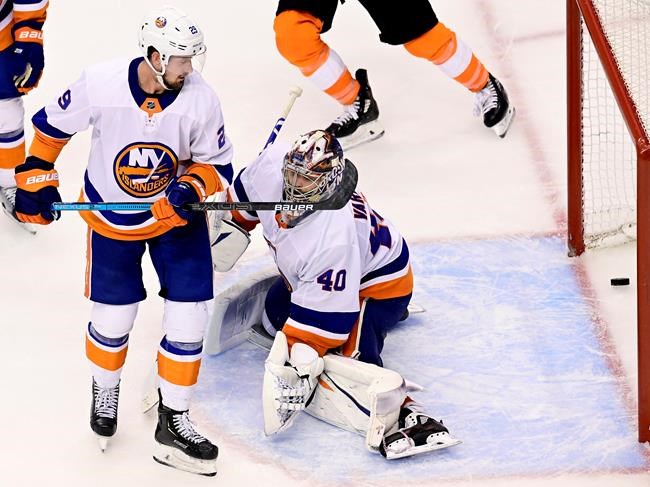 Flyers stave off elimination with 4-3 win over Islanders | iNFOnews.ca