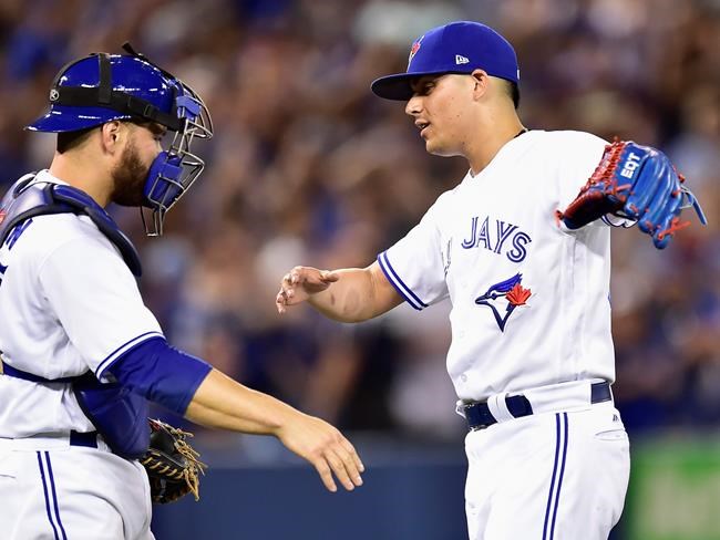 Roberto Osuna earns 21st consecutive save as Blue Jays down Astros | iNFOnews.ca