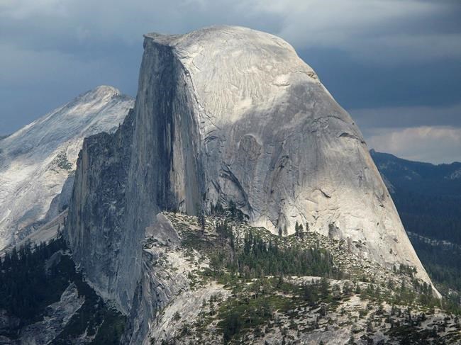 Hiker dies after falling from Yosemite's Half Dome trail | iNFOnews.ca CP2007130038