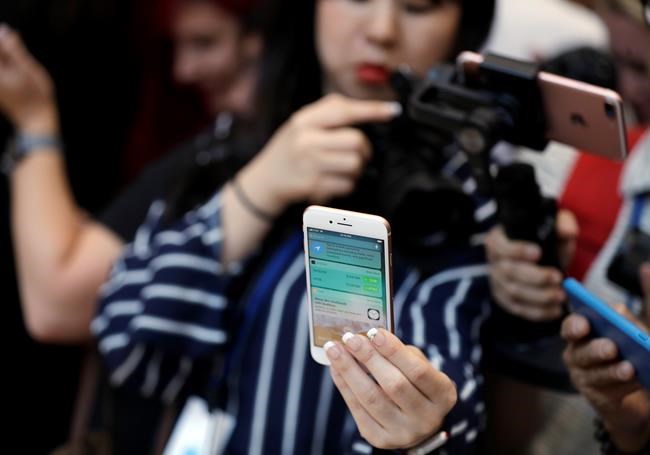 Apple unveils $999 iPhone X with facial recognition | iNFOnews.ca