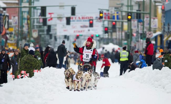 Veteran musher Aliy Zirkle takes lead in Alaska's Iditarod | iNFOnews.ca