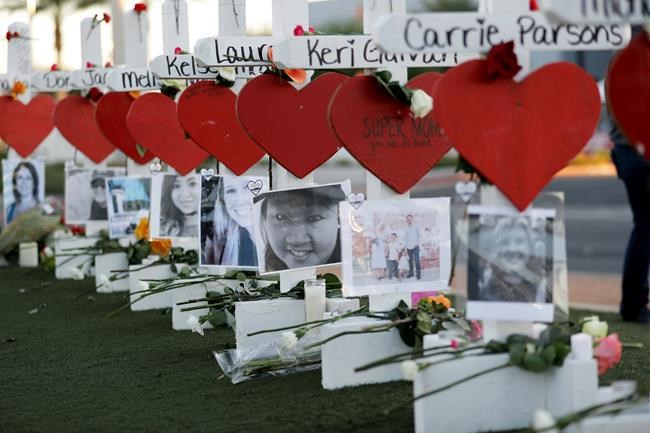 Police videos show scenes at Vegas shooting site, hotels | iNFOnews.ca