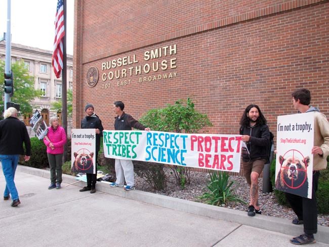 The Latest: Judge blocks grizzly hunts in Idaho, Wyoming | iNFOnews.ca