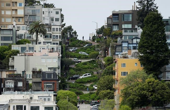 Tourists may pay tolls to drive crooked San Francisco street | iNFOnews.ca Tourists may pay tolls to drive crooked San Francisco street | iNFOnews.ca