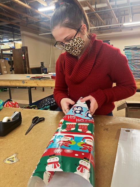 Pandemic prompts scaled back Christmas tradition in Alaska | iNFOnews.ca